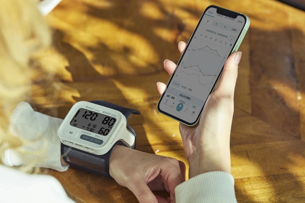 Supporting Health Management with Dependable Accuracy and Comfortable Operation